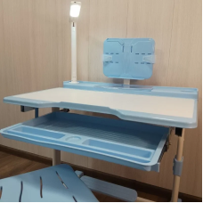 Дитяча парта зі стільцем регульована з лампою та підставкою для книг X-390 70×46 см синя