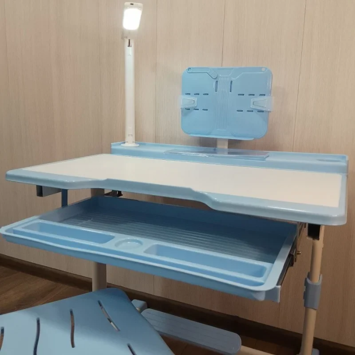 Дитяча парта зі стільцем регульована з лампою та підставкою для книг X-390 70×46 см синя