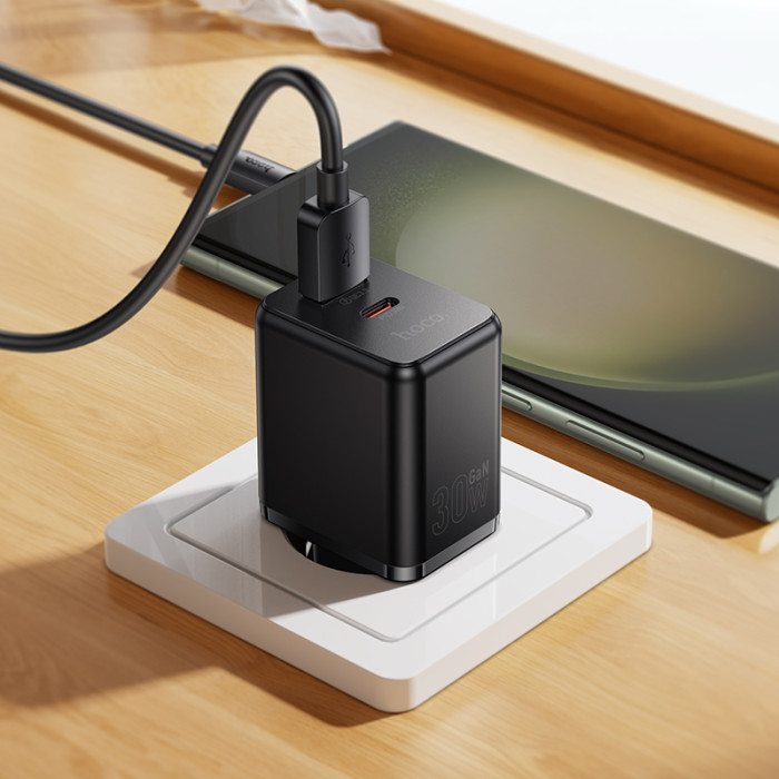 Мережевий зарядний пристрій HOCO C157A Smart PD30W+QC3.0 multi-protocol charger(EU) Black