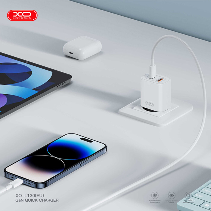 Мережевий зарядний пристрій XO L130 PD30W/QC18W 1USB-C+1USB-A + Lightning кабель білий