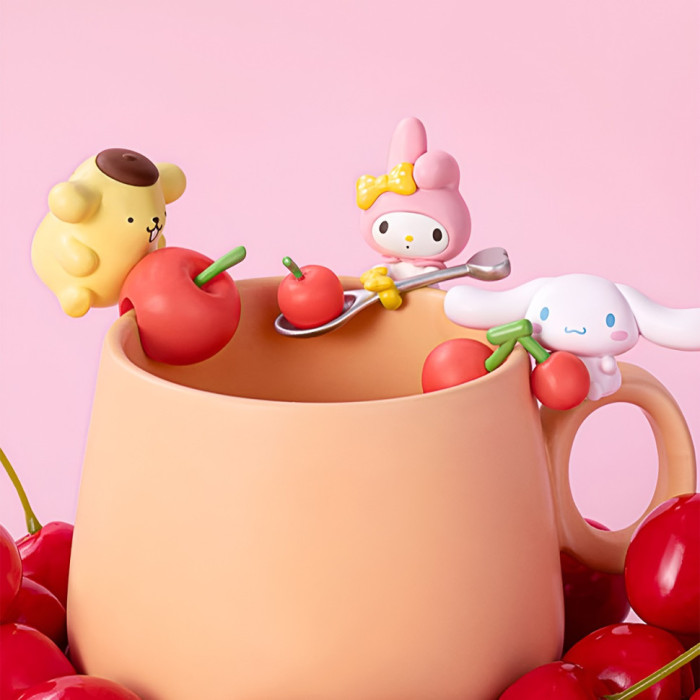 Фігурка-сюрприз "Друзі вишеньки" Pop Top Hello Kitty 24MQD-007 в асортименті Pop Top